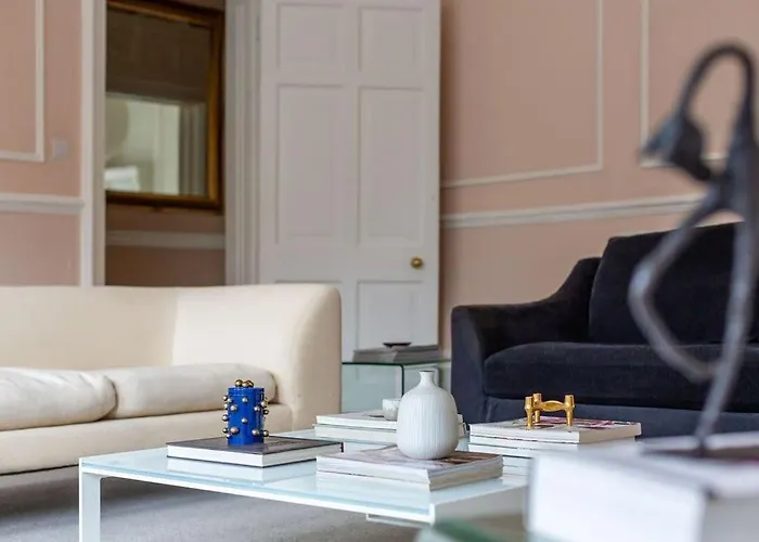 Stylish Mansion Apartment - Seaviews - Hove Free Parking